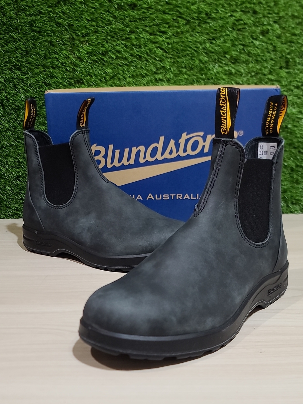 Blundstone 2055 All Terrain Chelsea Boots / Rustic Black US Women's 9.5 NEW